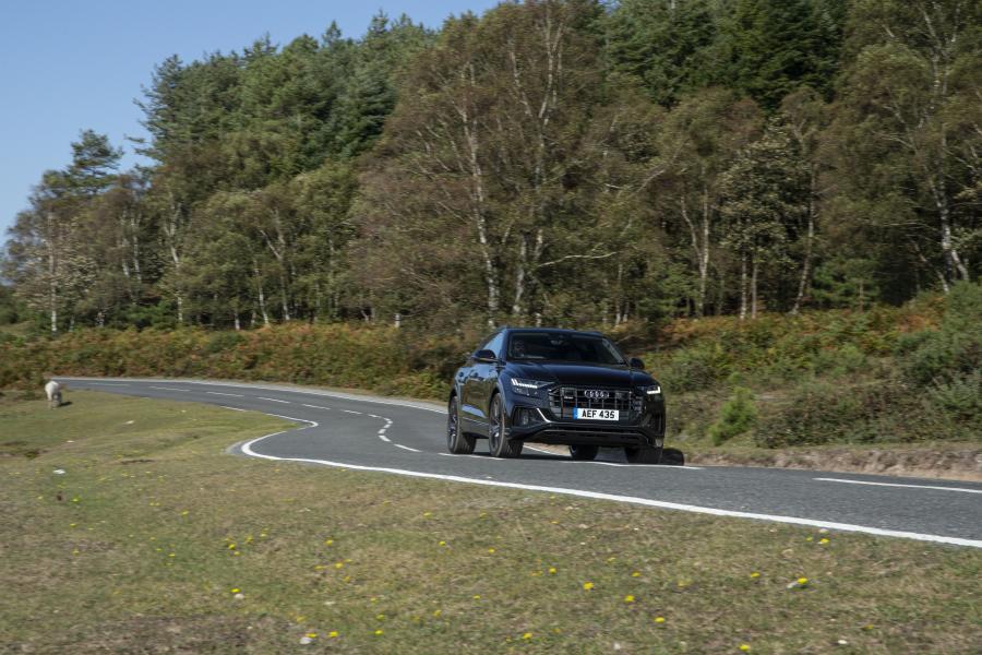  Audi SQ8 TDI 2019 года  (UK) (фото 21 из 40)